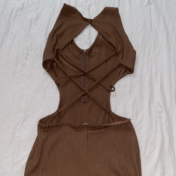 Cut out jumpsuit - Picture 5 of 5